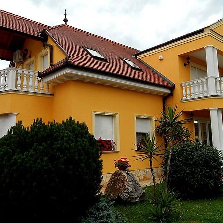 Georgina Apartman Harkány Esterno foto