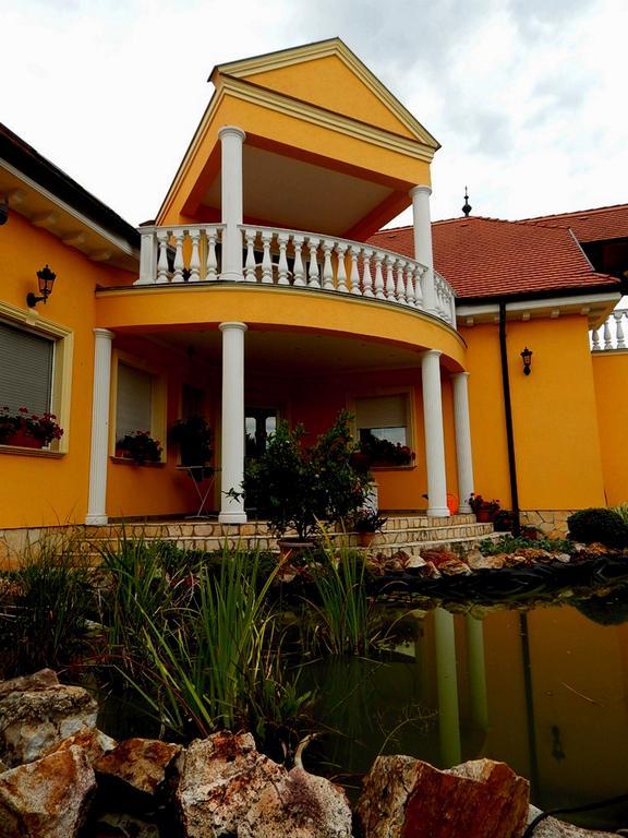 Georgina Apartman Harkány Esterno foto